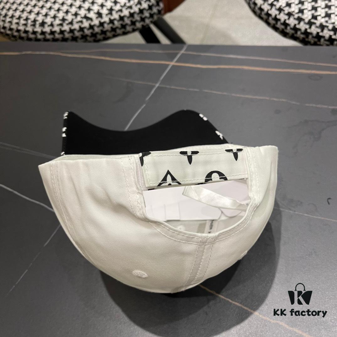 Louis Vuitton LV 2024 New Arrival Store Exclusive Embroidered Baseball Cap, Simple and Elegant Unisex Sun Hat, Fisherman Cap, Knit Cap