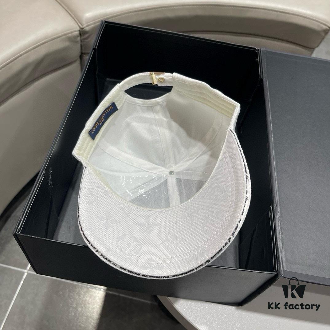 Louis Vuitton LV 2024 Spring New Arrival Baseball Cap, Simple and Elegant Unisex Hat Suitable for All Outfits