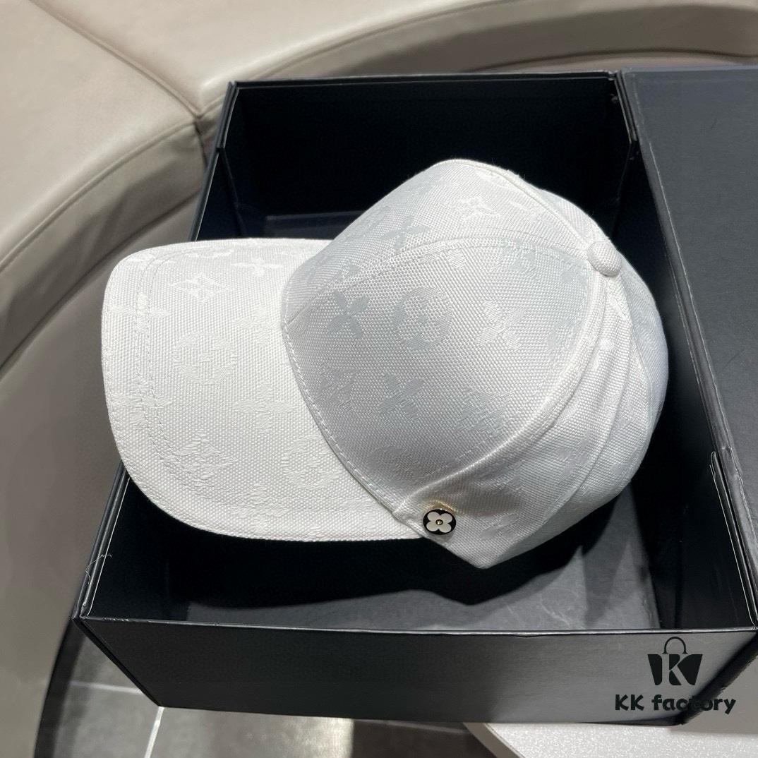 Louis Vuitton LV 2024 Spring New Arrival Baseball Cap, Simple and Elegant Unisex Hat Suitable for All Outfits