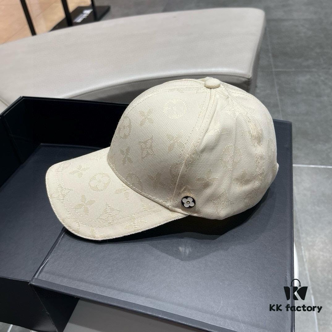 Louis Vuitton LV 2024 Spring New Arrival Baseball Cap, Simple and Elegant Design, Versatile Unisex Hat Suitable for Men and Women