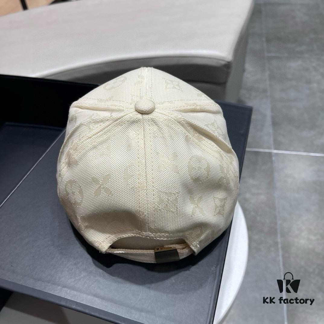 Louis Vuitton LV 2024 Spring New Arrival Baseball Cap, Simple and Elegant Design, Versatile Unisex Hat Suitable for Men and Women