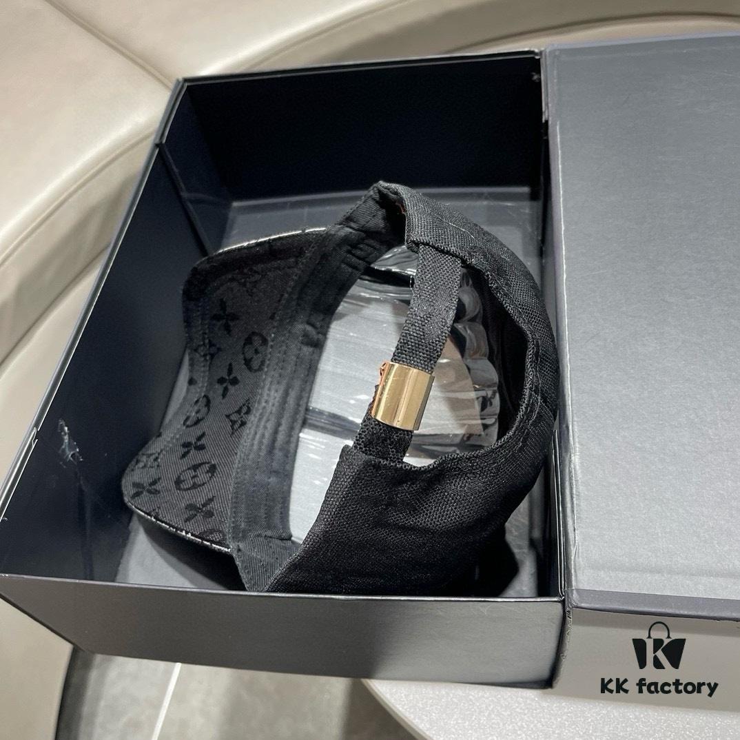 Louis Vuitton LV 2024 Spring New Baseball Cap, Simple and Elegant Design, Unisex Versatile Hat Suitable for Fisherman, Baseball, and Knit Styles