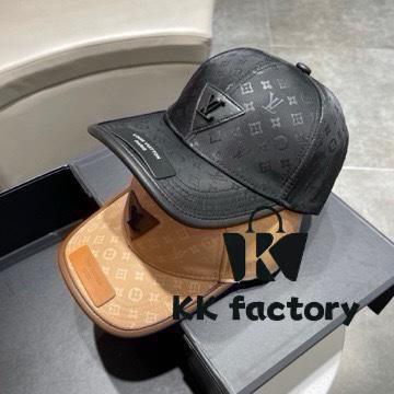 LV Baseball Cap 🧢 New Louis Vuitton Baseball Cap 🧢 Hot Selling, Versatile Style 🥰 Looks Great with Any Outfit, Excellent Quality 👍 Fashionable and Matchable Hat, Fisherman Cap, Knit Cap