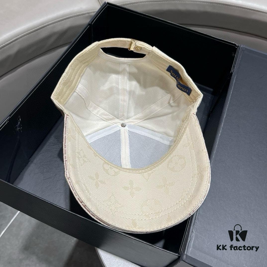 Louis Vuitton LV 2024 Spring New Arrival Baseball Cap, Simple and Elegant Design, Versatile Unisex Hat Suitable for Men and Women