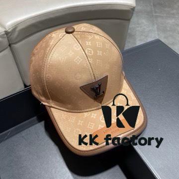 LV Baseball Cap 🧢 New Louis Vuitton Baseball Cap 🧢 Hot Selling, Versatile Style 🥰 Looks Great with Any Outfit, Excellent Quality 👍 Fashionable and Matchable Hat, Fisherman Cap, Knit Cap