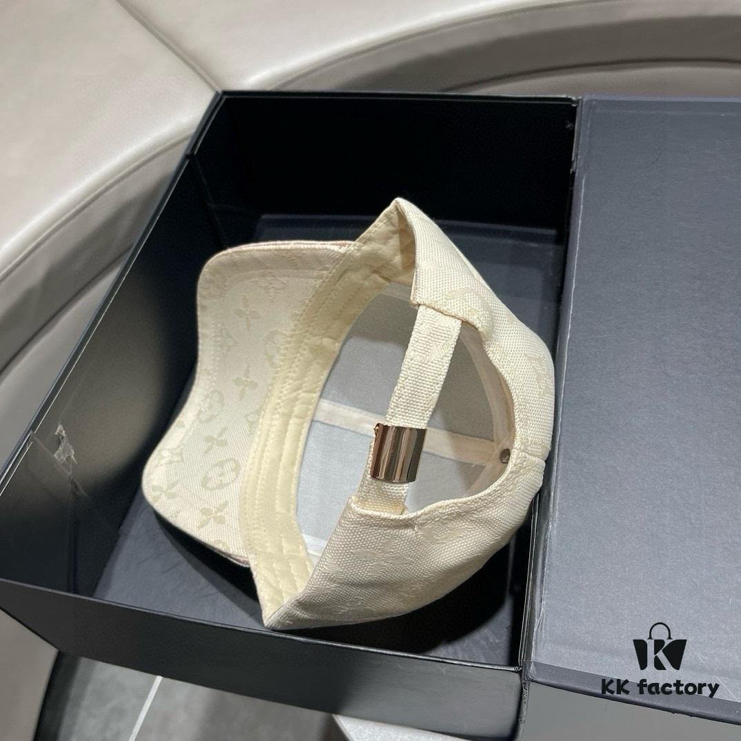Louis Vuitton LV 2024 Spring New Arrival Baseball Cap, Simple and Elegant Design, Versatile Unisex Hat Suitable for Men and Women