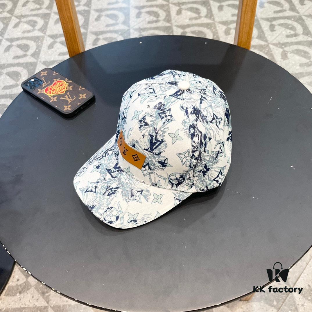 Louis Vuitton New Original Single Baseball Cap, LV Denim Graffiti Fabric, Refreshing Summer Color, Clean and Comfortable, Super Flattering to Skin Tone!