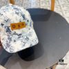 Louis Vuitton New Original Single Baseball Cap, LV Denim Graffiti Fabric, Refreshing Summer Color, Clean and Comfortable, Super Flattering to Skin Tone!