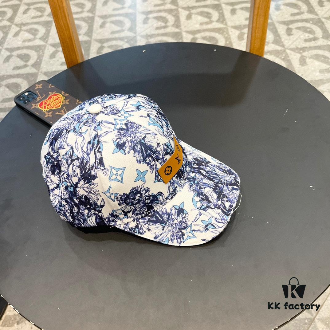 Louis Vuitton New Original Single Baseball Cap, LV Denim Graffiti Fabric, Refreshing Summer Color, Refreshing and Comfortable, Super Flattering to Skin Tone!