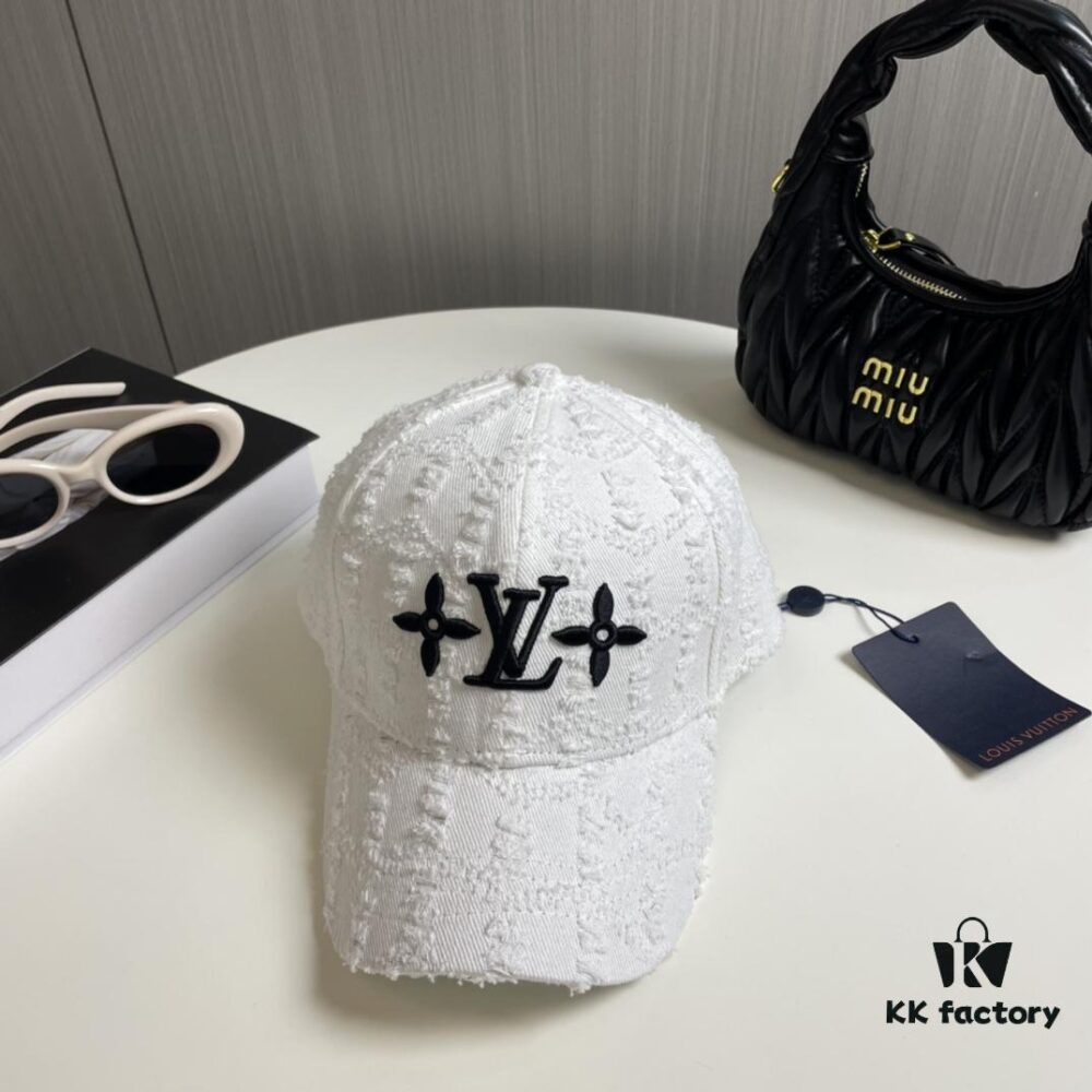 Louis Vuitton Embroidered Baseball Cap, Cabinet Hot-Selling Style, Pure Cotton Lining, Lightweight and Breathable