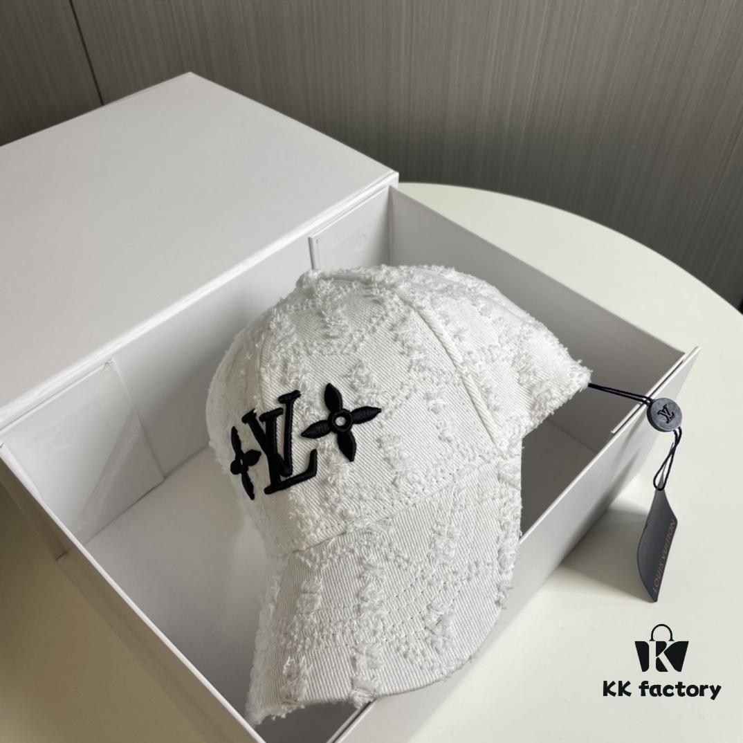 Louis Vuitton Embroidered Baseball Cap, Cabinet Hot-Selling Style, Pure Cotton Lining, Lightweight and Breathable