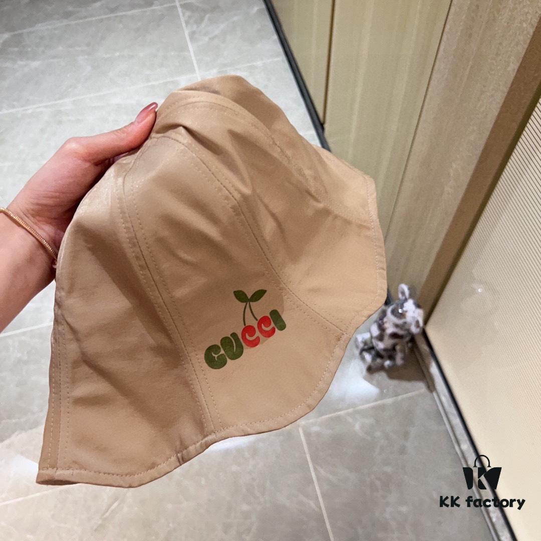 GUCCI x Spring/Summer 2024 Wave-Brimmed Waterproof Smooth Surface Fisherman Hat