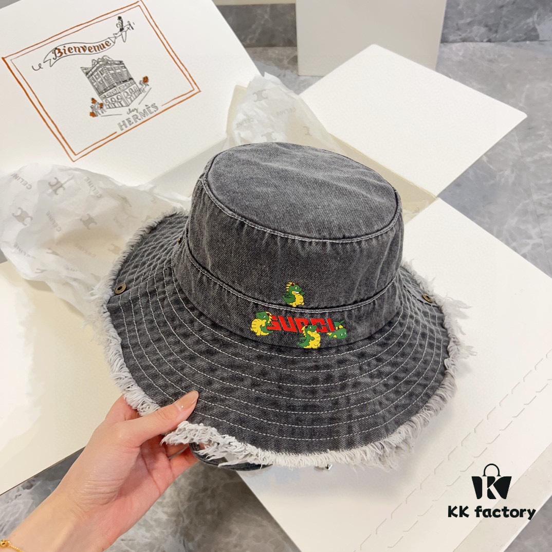 Gucci 2024 Spring New Arrival Denim Fisherman Hat, Unisex Fashion Style with Dragon Year Element