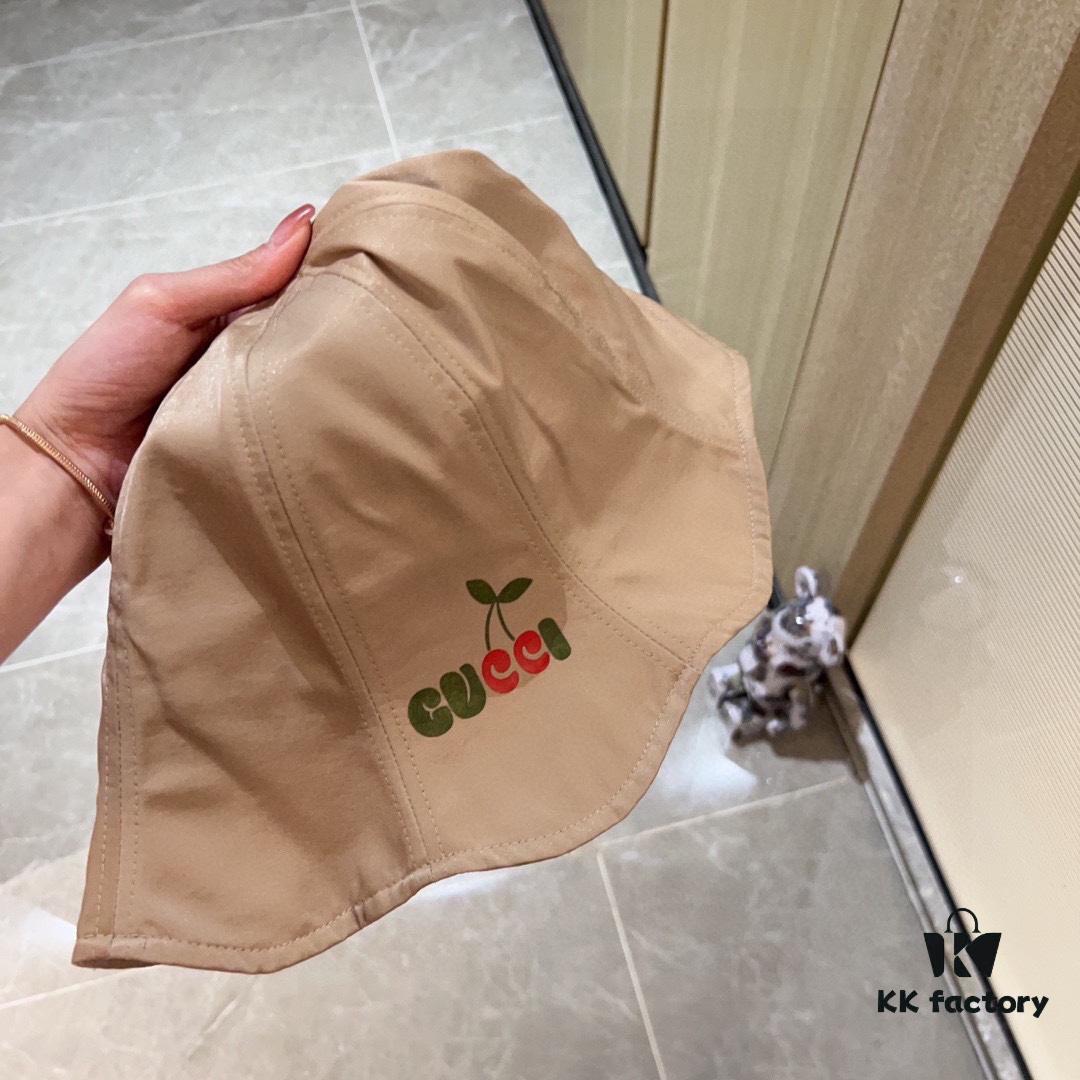 GUCCI Wave-Brim Waterproof Fisherman Hat 2024 Spring/Summer Collection