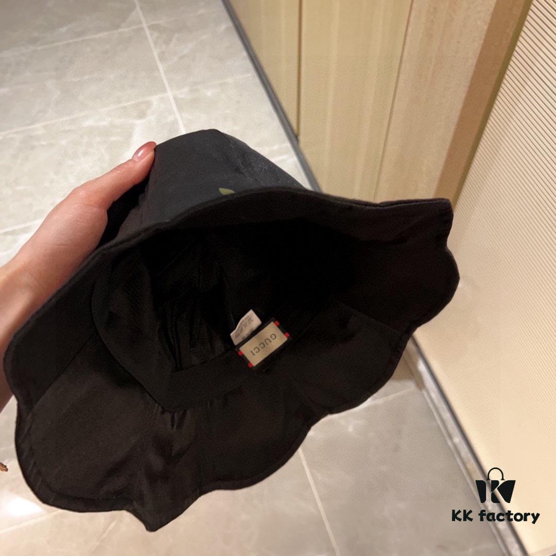 GUCCI Wave-Brim Waterproof Smooth Surface Fisherman Hat 2024 Spring/Summer Collection