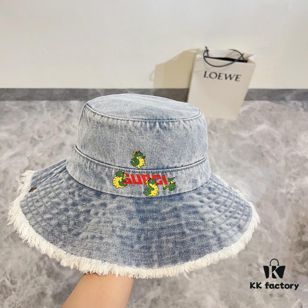 Gucci 2024 Spring/Summer New Denim Fisherman Hat, Unisex Fashion Style with Dragon Year Element