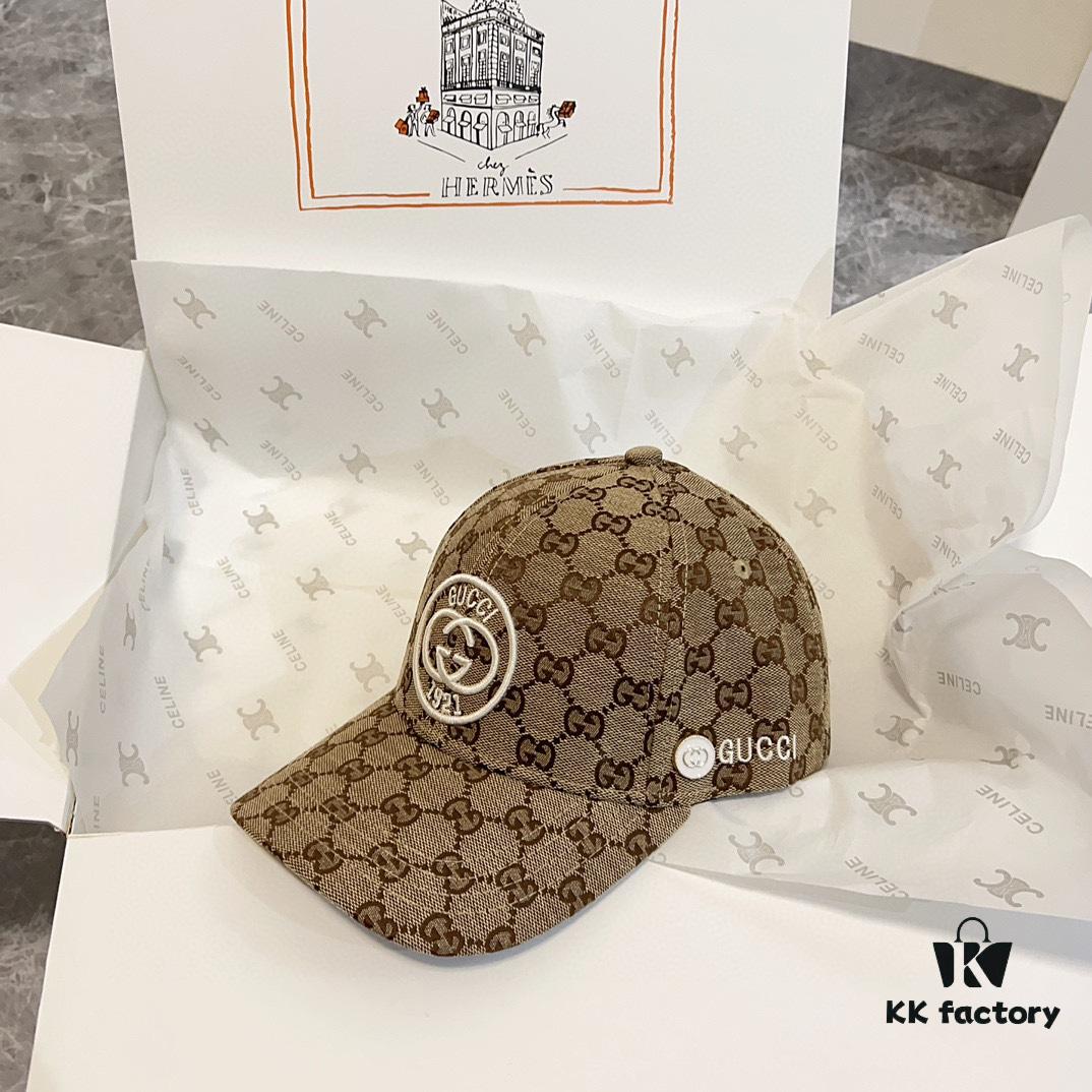 GUCCI Gucci 2024 Spring Collection Heavy Embroidery Baseball Cap, Classic Unisex Style with Dust Bag