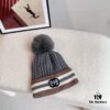 GUCCI 2024 Fall/Winter New Striped Pom-Pom Knit Hat for Men and Women, Luxury Stripe Series, Dust Bag Included