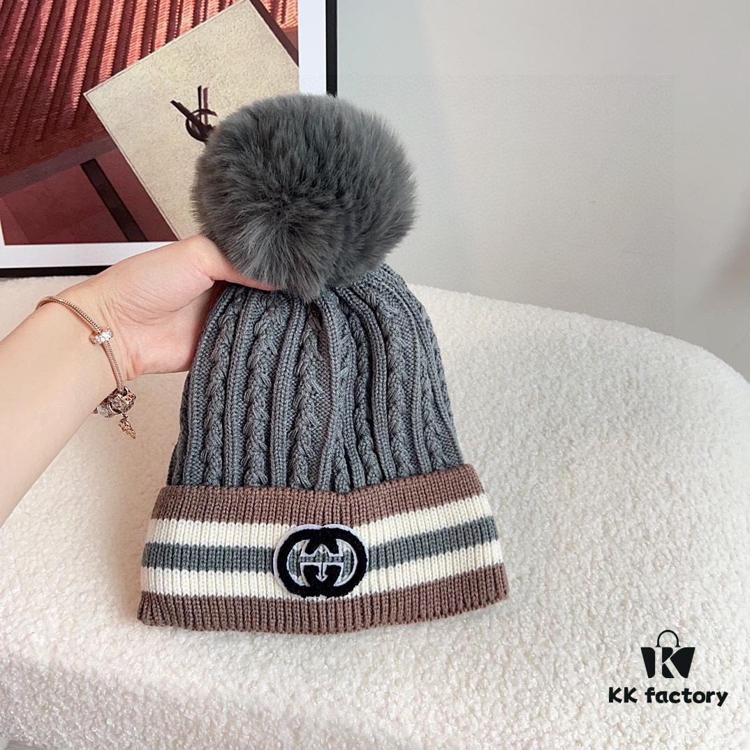 GUCCI 2024 Fall/Winter New Striped Pom-Pom Knit Hat for Men and Women, Luxury Stripe Series, Dust Bag Included