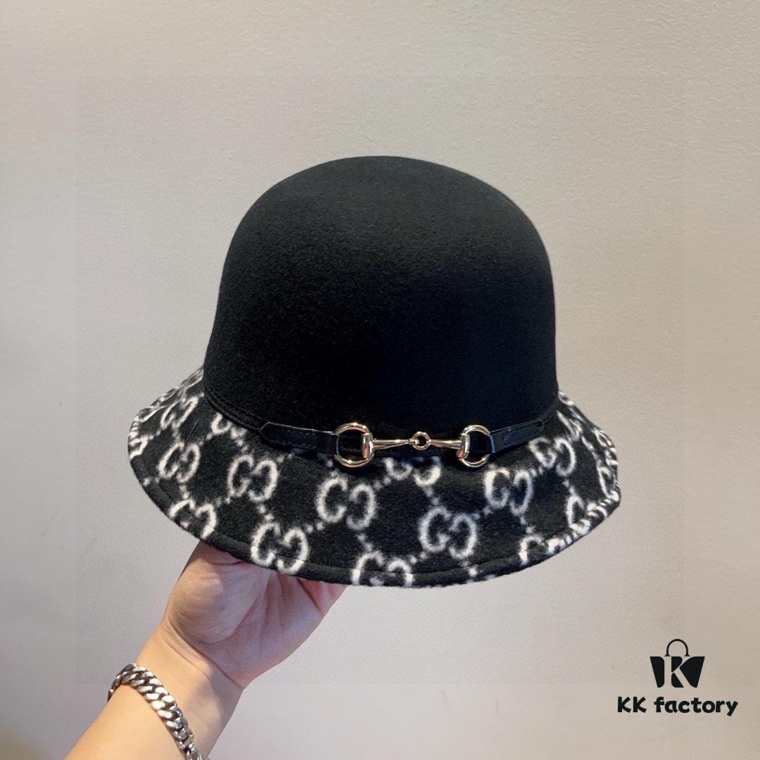 Gucci 2022 Fall/Winter New Wool Fedora Hat, GG Wool Hat with Horsebit Detail, 57cm Head Circumference, Stylish and Versatile, Available in Black and Khaki, Elegant Ladylike Style