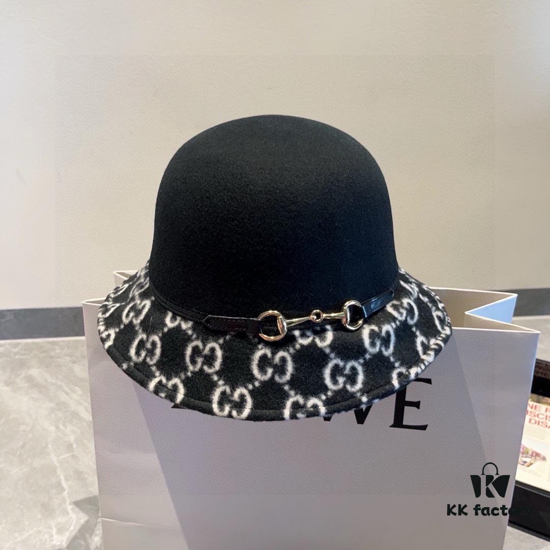 Gucci 2022 Fall/Winter New Wool Fedora Hat, GG Wool Hat with Horsebit Detail, 57cm Head Circumference, Stylish and Versatile, Available in Black and Khaki, Elegant Ladylike Style