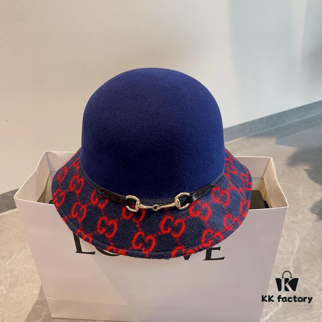 Gucci 2022 Fall/Winter New Wool Fedora Hat, GG Wool Hat with Horsebit Decoration, 57cm Head Circumference, Stylish and Versatile, Black and Khaki Colors, Elegant Ladylike Style