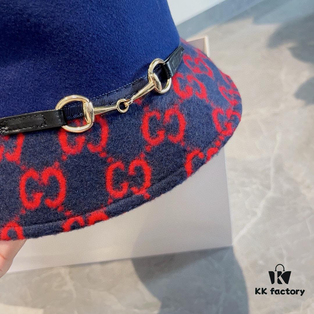 Gucci 2022 Fall/Winter New Wool Fedora Hat, GG Wool Hat with Horsebit Decoration, 57cm Head Circumference, Stylish and Versatile, Black and Khaki Colors, Elegant Ladylike Style