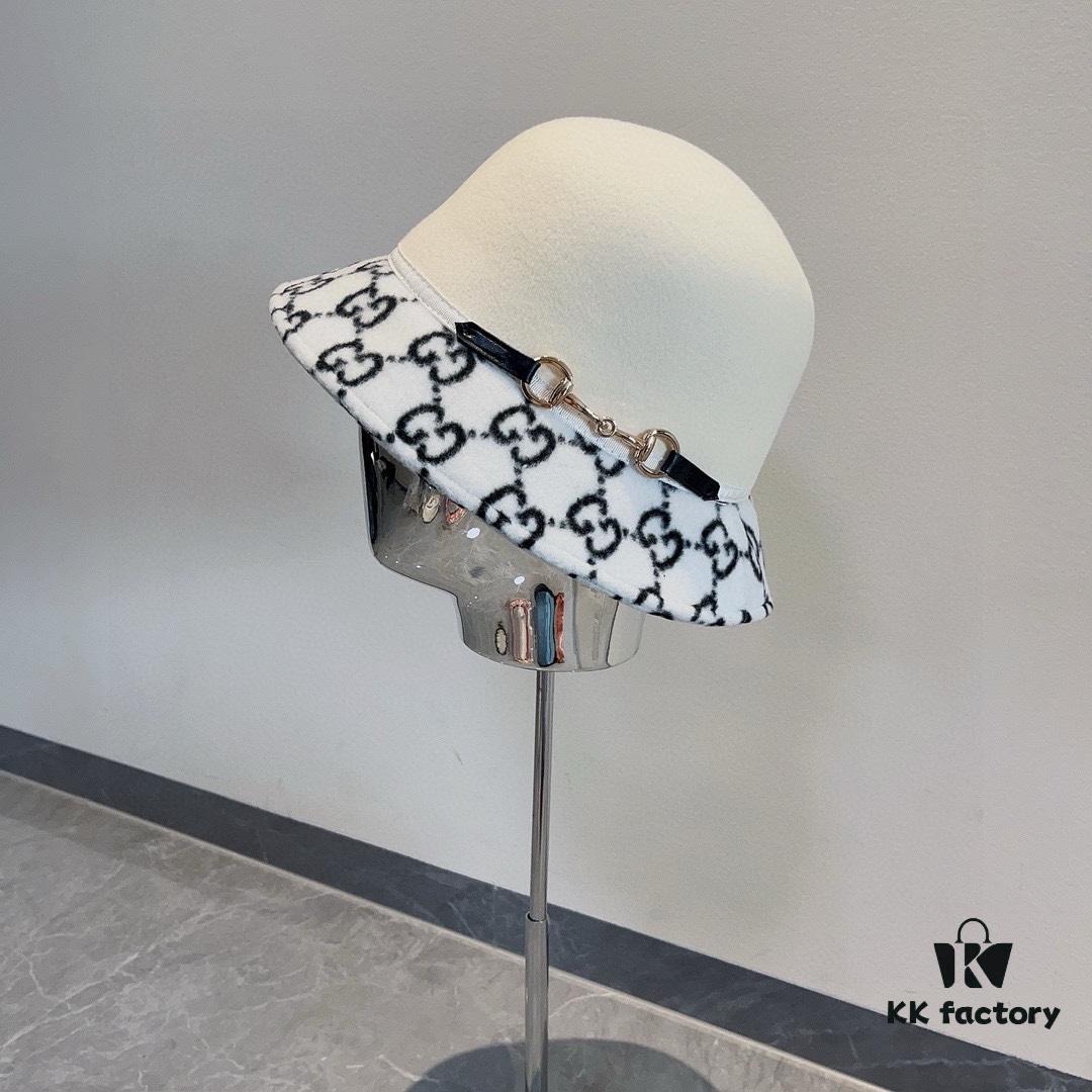 Gucci 2022 Fall/Winter New Wool Fedora Hat, GG Wool Hat with Horsebit Decoration, 57cm Head Circumference, Stylish and Versatile, Black and Khaki Colors, Elegant Lady's Style