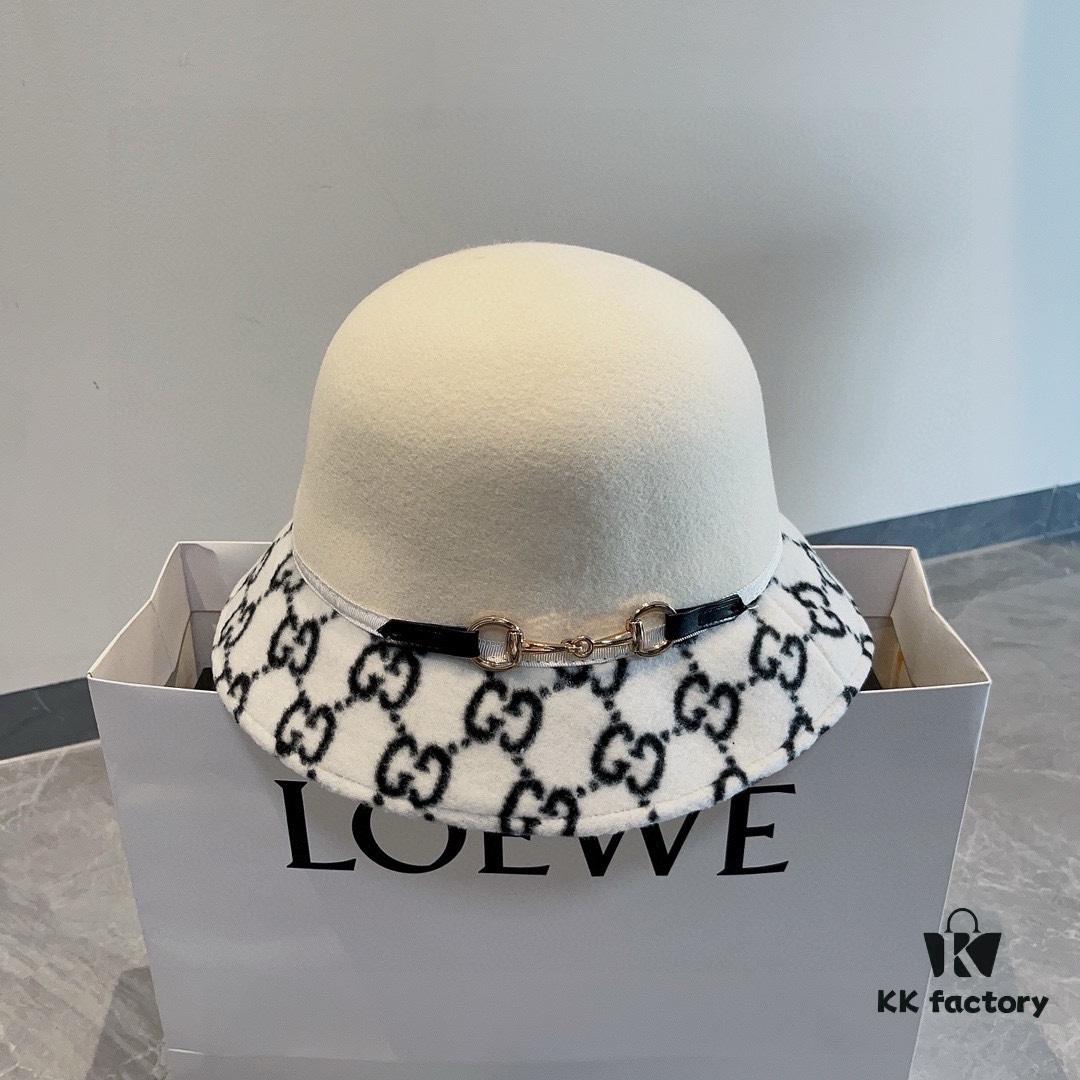 Gucci 2022 Fall/Winter New Wool Fedora Hat, GG Wool Hat with Horsebit Decoration, 57cm Head Circumference, Stylish and Versatile, Black and Khaki Colors, Elegant Lady's Style