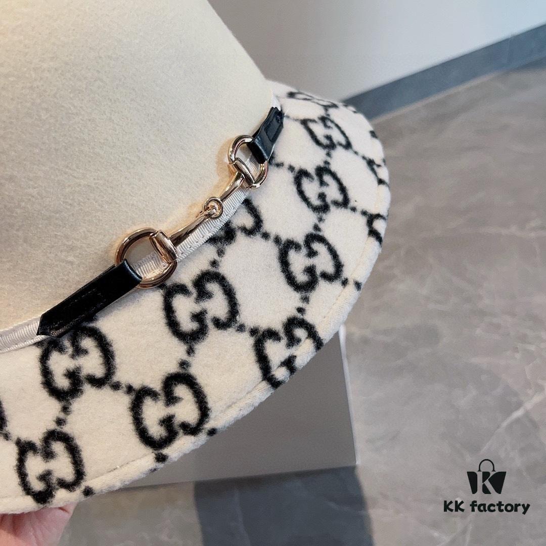 Gucci 2022 Fall/Winter New Wool Fedora Hat, GG Wool Hat with Horsebit Decoration, 57cm Head Circumference, Stylish and Versatile, Black and Khaki Colors, Elegant Lady's Style