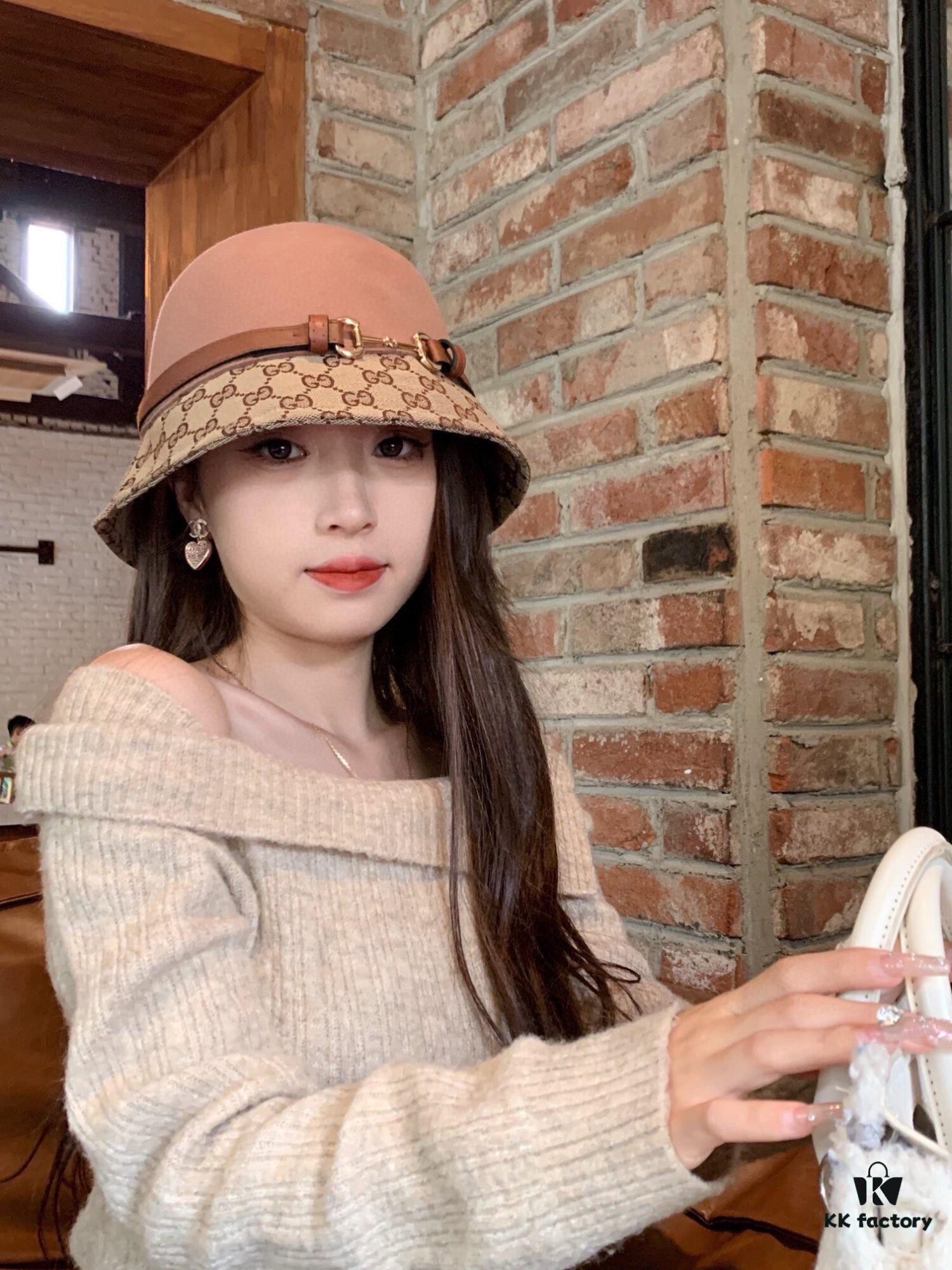 Gucci 2023 Fall/Winter New Arrival Wool Hat, Felt Fedora with Back Slit Design and Premium Leather Band, High-End Tailoring, 100% Wool, Head Circumference 57cm