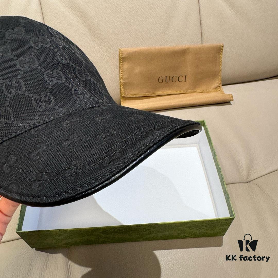 Box Bag Included, NY&Gucci (Gucci) Latest Collaboration Original Order Baseball Cap, 1:1 Mold Customized, Comparable Details to Boutique, Premium Canvas Fabric with Top Layer Leather, Excellent Quality! First Choice for Stylish Men and Women, Versatile and Fashionable. Base Head Circumference 56cm, Patch Adjustable.