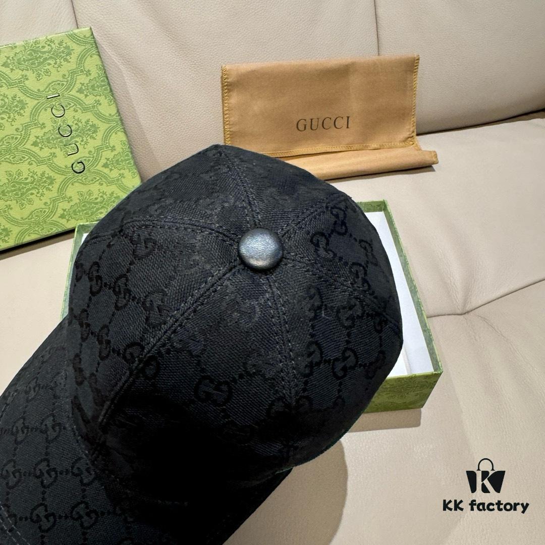 Box Bag Included, NY&Gucci (Gucci) Latest Collaboration Original Order Baseball Cap, 1:1 Mold Customized, Comparable Details to Boutique, Premium Canvas Fabric with Top Layer Leather, Excellent Quality! First Choice for Stylish Men and Women, Versatile and Fashionable. Base Head Circumference 56cm, Patch Adjustable.