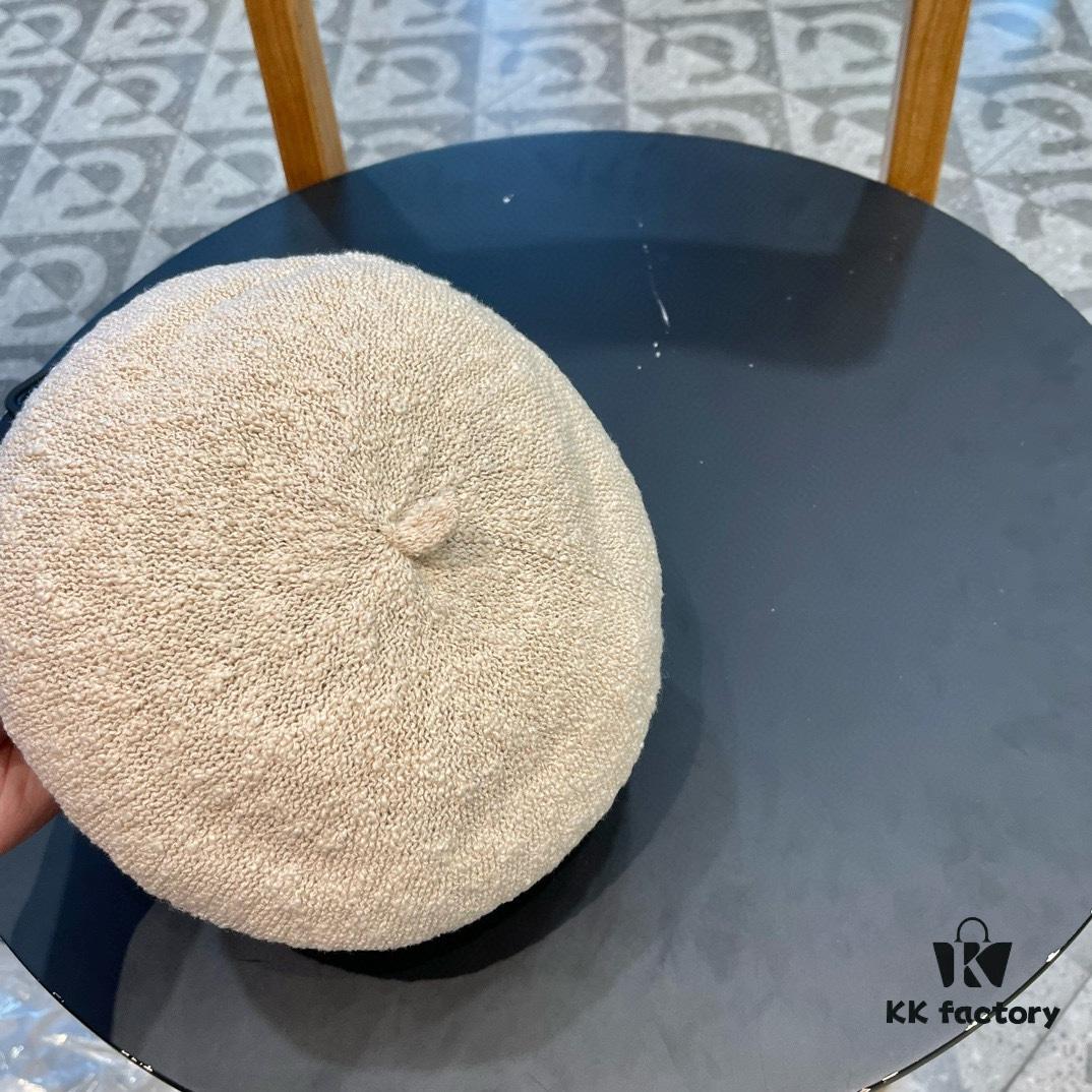 Dior 2024 New Solid Color Women's Beret, Slimming Face Look, Spring and Summer Lightweight Breathable Pumpkin Hat, Artistic and Versatile Painter's Hat