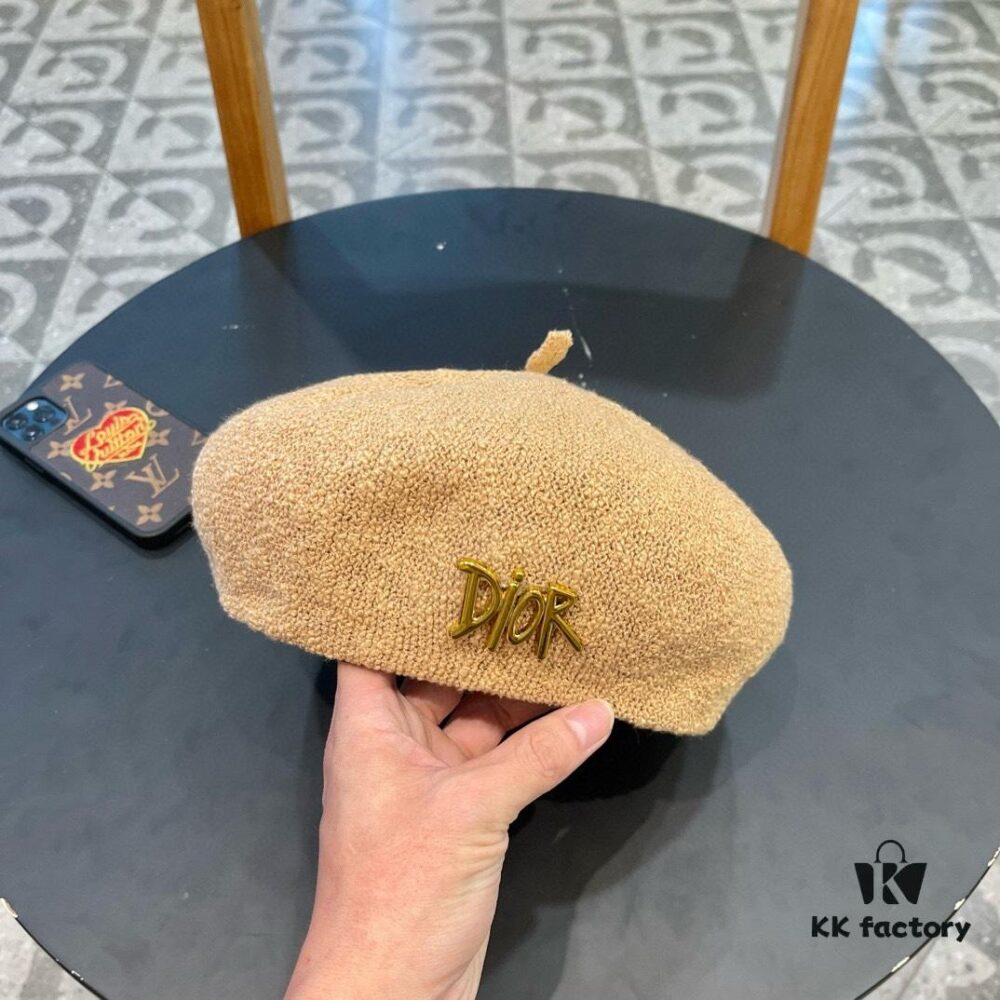Dior 2024 New Solid Color Women's Beret, Slimming Face Look, Lightweight and Breathable for Spring and Summer, Versatile Pumpkin Hat, Artistic Painter Hat, Fisherman Cap, Baseball Cap, Knit Hat