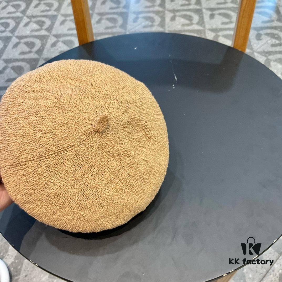 Dior 2024 New Solid Color Women's Beret, Slimming Face Look, Lightweight and Breathable for Spring and Summer, Versatile Pumpkin Hat, Artistic Painter Hat, Fisherman Cap, Baseball Cap, Knit Hat