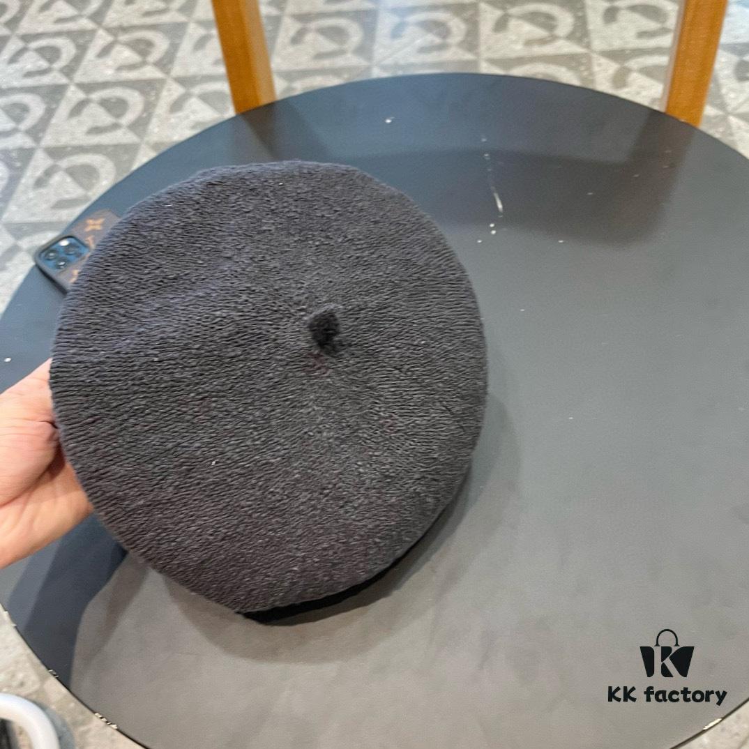 Dior 2024 New Solid Color Women's Beret, Slimming Face Look, Lightweight and Breathable Spring Summer Pumpkin Hat, Artistic Multi-Purpose Painter's Hat