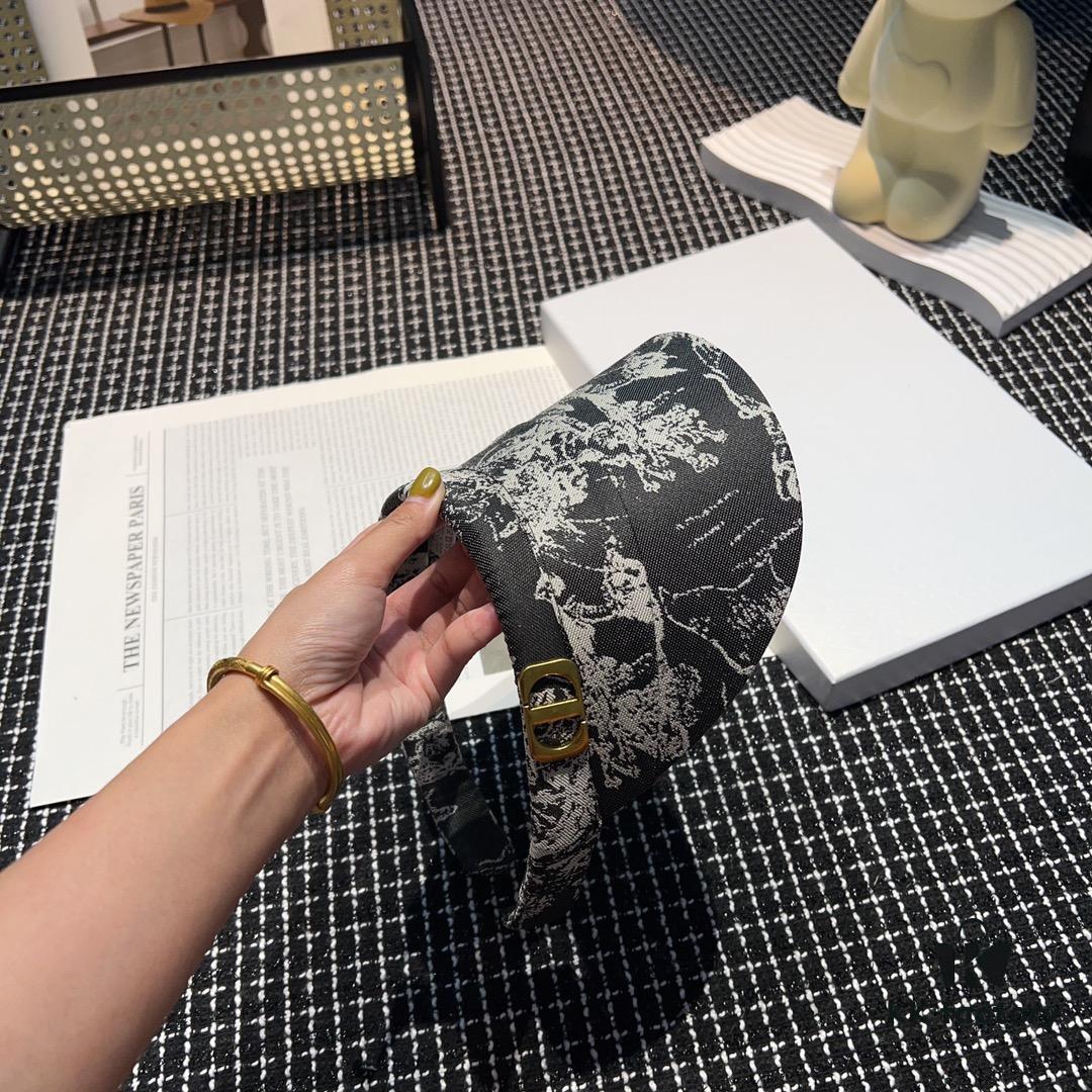 Dior Spring Collection New Arrival Stunning Sun Hat - Classic Plaid Design, Perfect Fit, Elegant and Refined