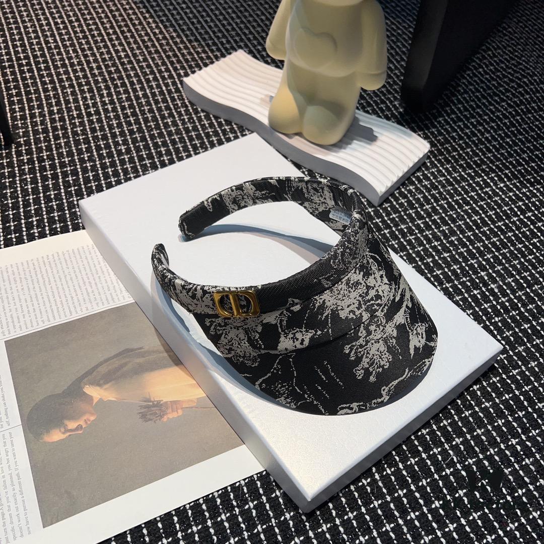 Dior Spring Collection New Arrival Stunning Sun Hat - Classic Plaid Design, Perfect Fit, Elegant and Refined