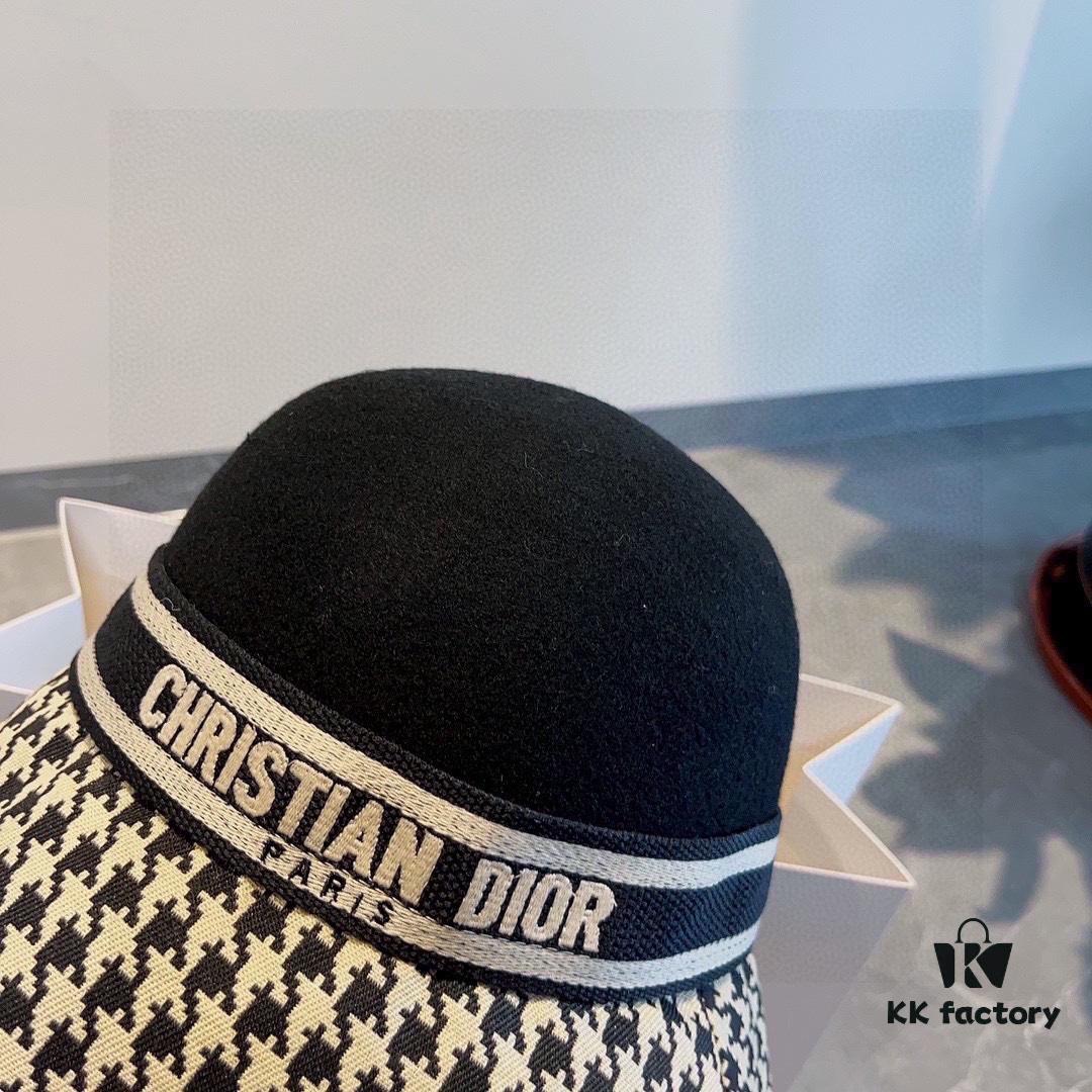 Dior Winter Olympics Autumn-Winter Wool Hat, Color-Block Newsboy Cap, 100% Wool Fabric, Head Circumference 57cm