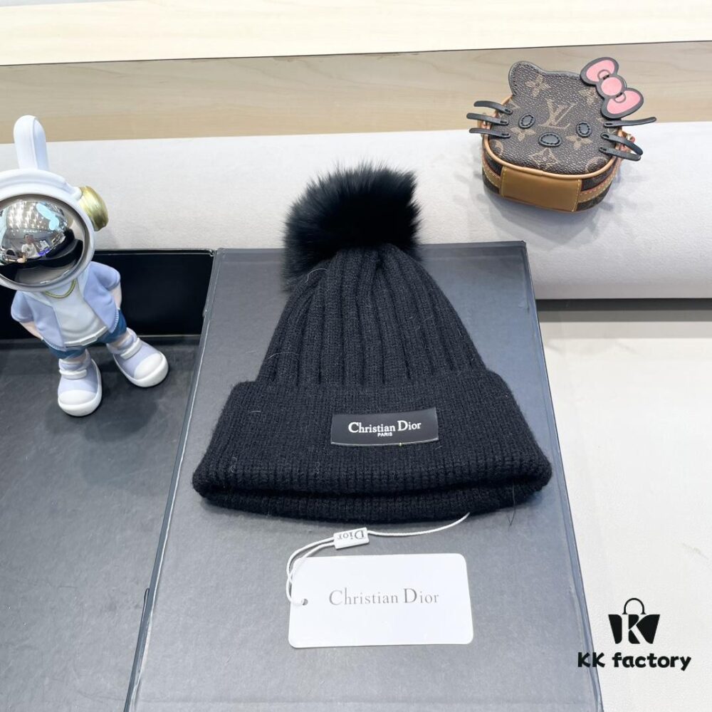 Dior Women's Knitted Hat with Genuine Fox Fur Pom for Autumn and Winter, Thickened Warm Ear-Protecting Beanie, Korean Style Versatile Design