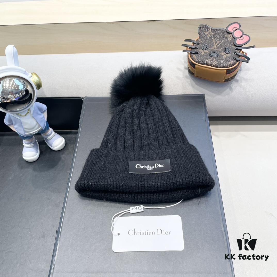 Dior Women's Knitted Hat with Genuine Fox Fur Pom for Autumn and Winter, Thickened Warm Ear-Protecting Beanie, Korean Style Versatile Design