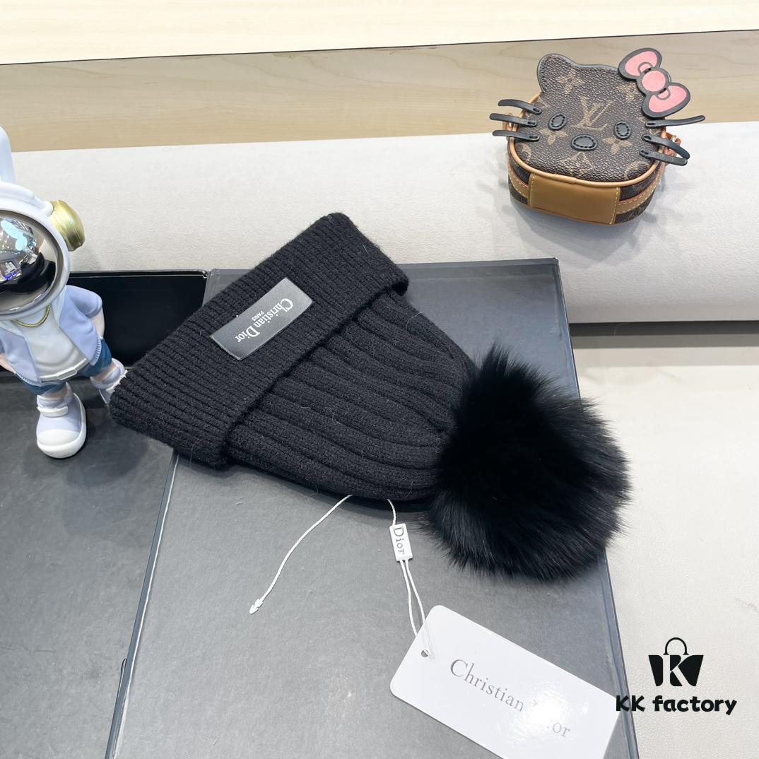 Dior Women's Knitted Hat with Genuine Fox Fur Pom for Autumn and Winter, Thickened Warm Ear-Protecting Beanie, Korean Style Versatile Design