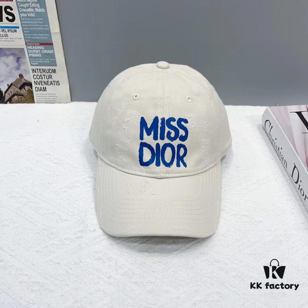 Dior Baseball Cap New Gradient Color Trendy Unisex Stylish and Elegant