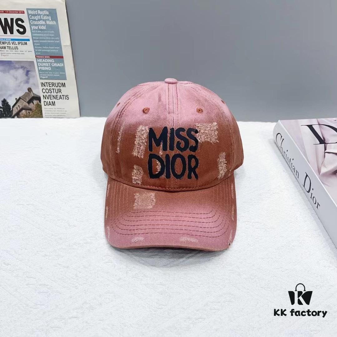 Dior Baseball Cap New Gradient Color Trendy Unisex Stylish and Elegant