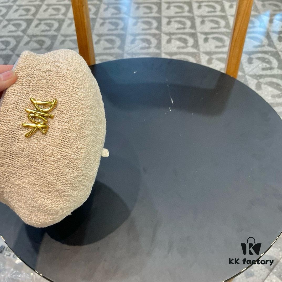 Dior 2024 New Solid Color Women's Beret, Slimming Face Look, Lightweight and Breathable for Spring and Summer, Artistic Pumpkin Hat, Versatile Painter Hat