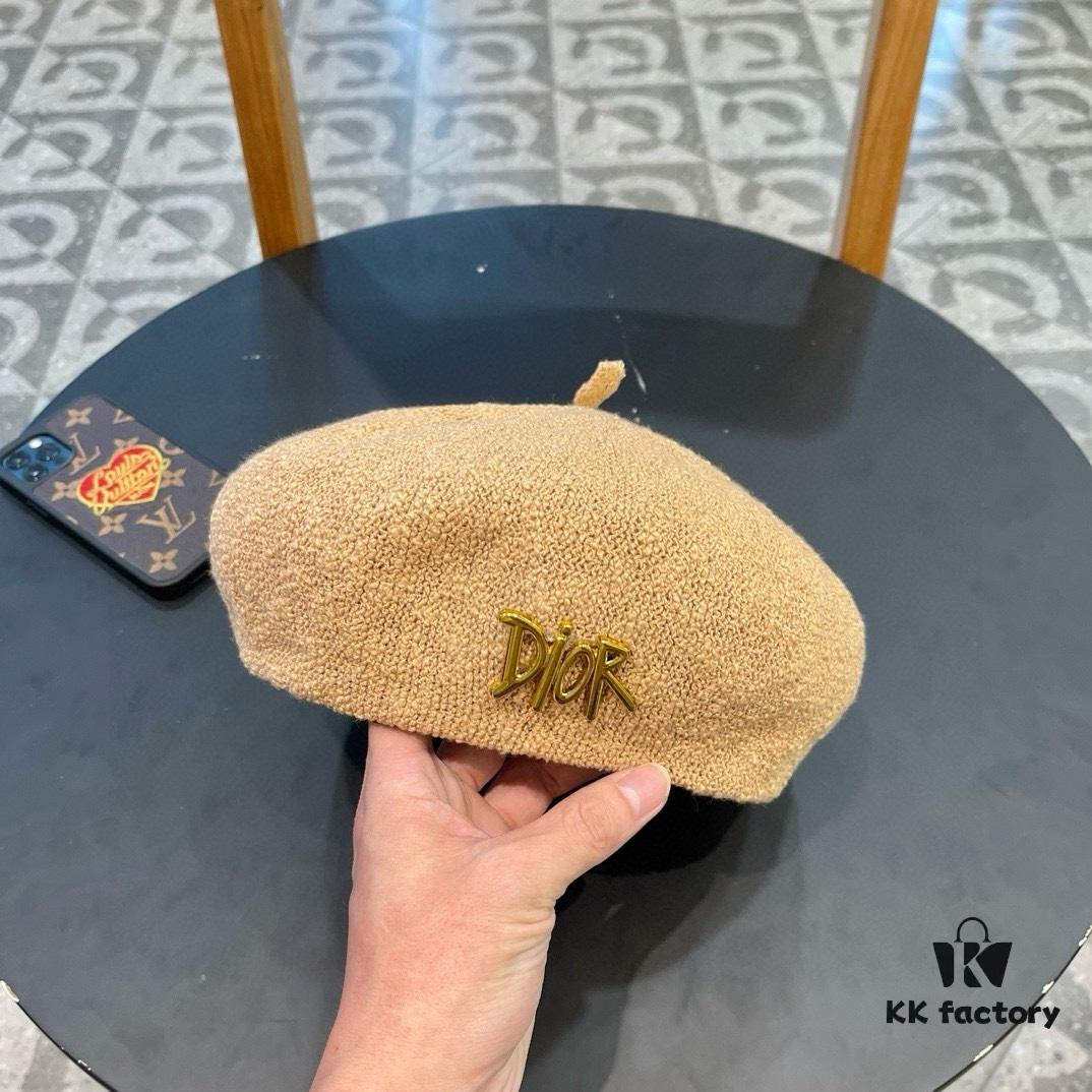 Dior 2024 New Solid Color Beret for Women, Slimming Face Look, Lightweight and Breathable Pumpkin Hat for Spring and Summer, Artistic and Versatile Painter's Hat