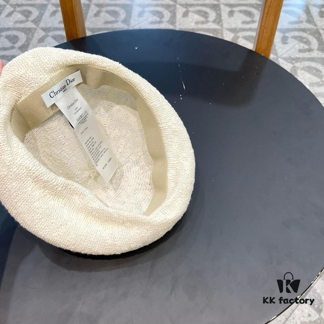 Dior 2024 New Solid Color Beret for Women, Slimming Face Look, Lightweight and Breathable Spring Summer Pumpkin Hat, Artistic and Versatile Painter's Cap