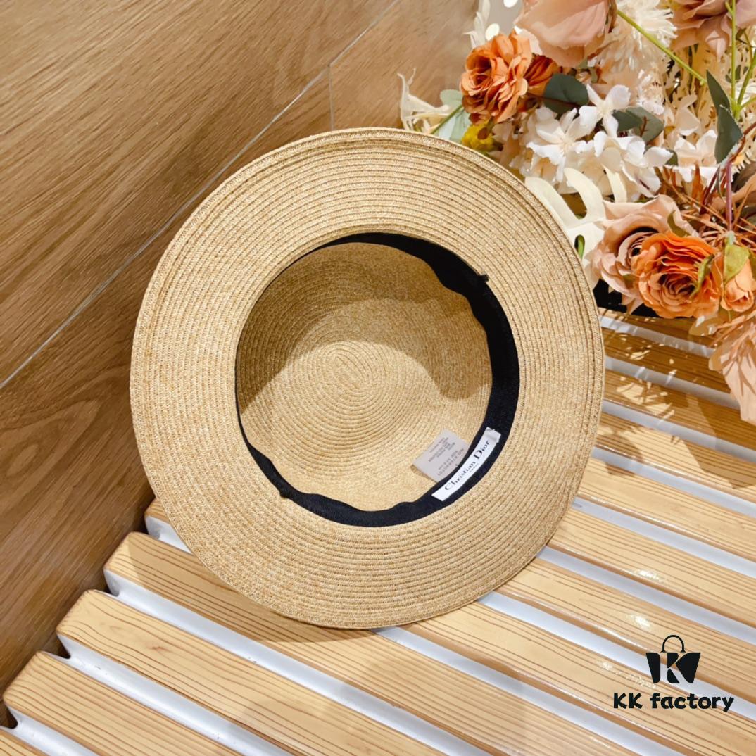 Dior – New Arrival Flat-Crown Straw Hat Showcasing Design Elegance and Feminine Charm