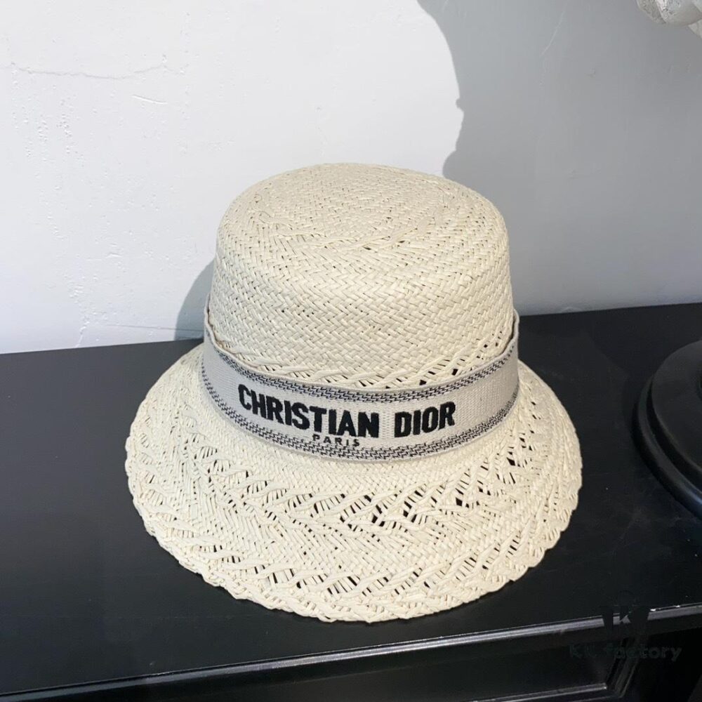 Dior Style Woven Straw Fedora Hat - Handcrafted Elegant Classic Design, Unisex Knit Fisherman Baseball Cap in Black